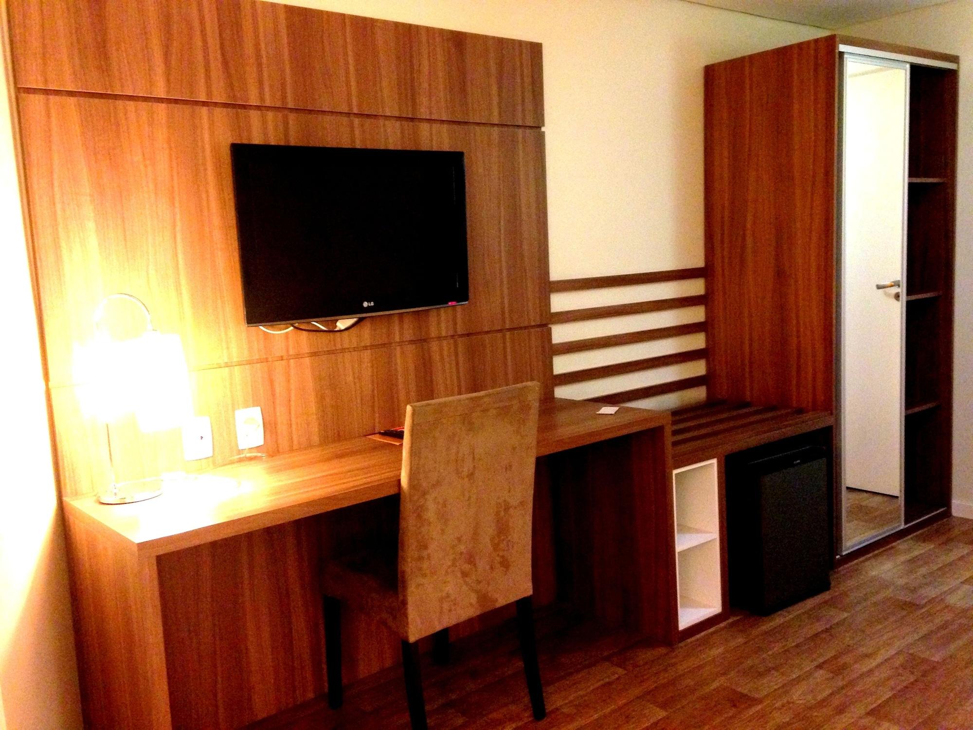 Umbu Hotel Porto Alegre - Centro Historico - Prox Aeroporto 15Min מראה חיצוני תמונה
