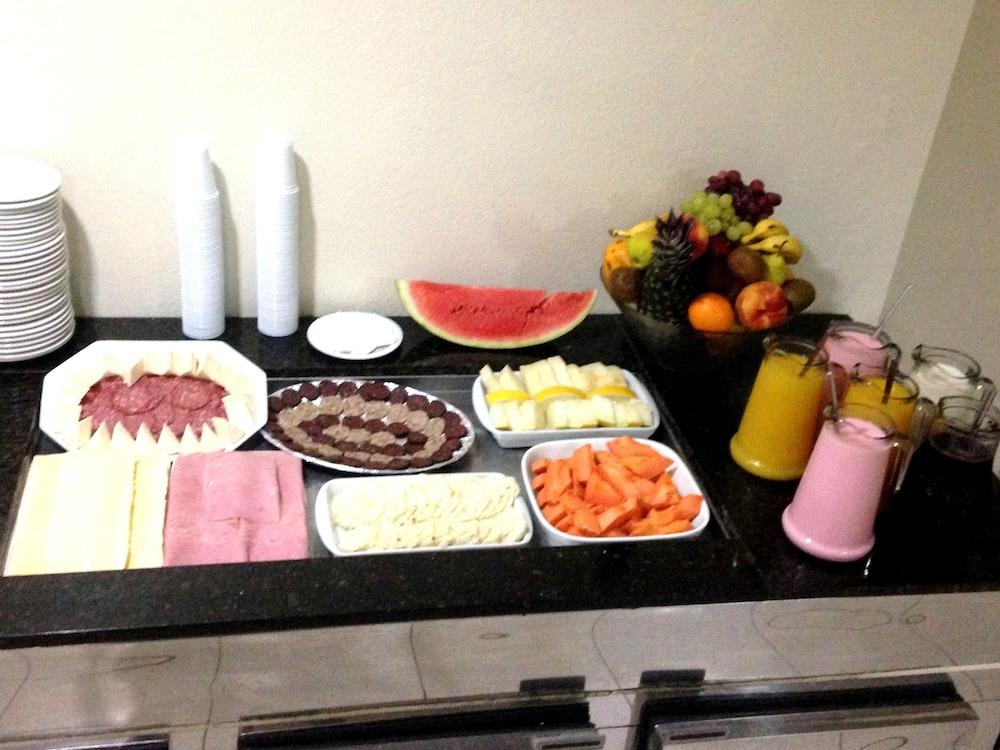 Umbu Hotel Porto Alegre - Centro Historico - Prox Aeroporto 15Min מראה חיצוני תמונה